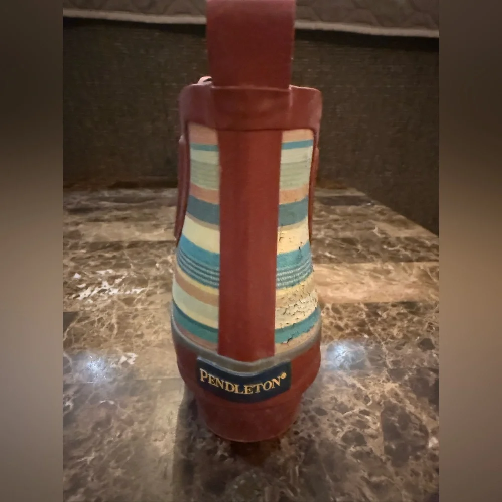 Pendleton. Bridger Stripe Chelsea Rain boot. Maroon. Size 6.